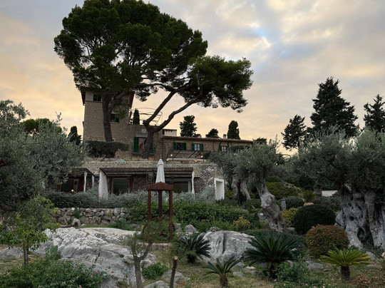 萨佩德利萨酒店主图