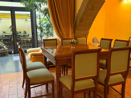 尔巴诺伍酒店主图