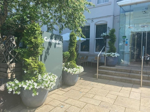 皮尔喀里多尼亚酒店主图