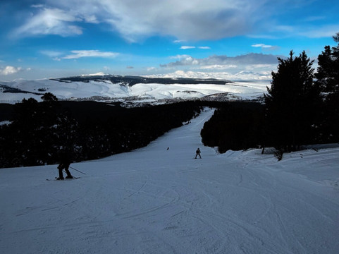 Duja Chalet Ski Center主图