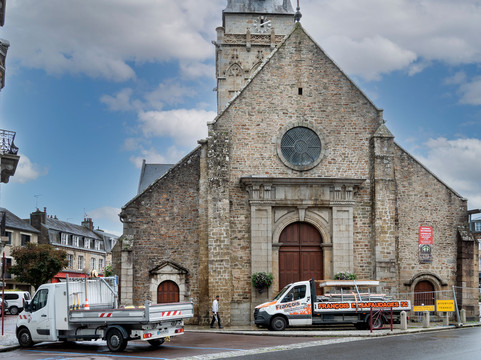 Église Notre-Dame de Villedieu-les-Poêles-Villedieu-les-Poeles必去景点