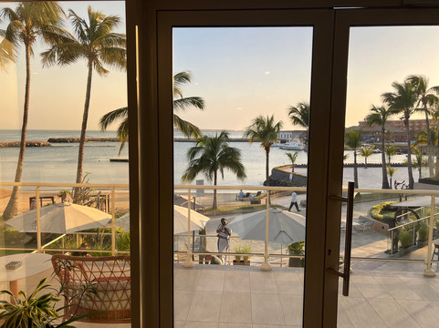 泰鲁碧酒店主图