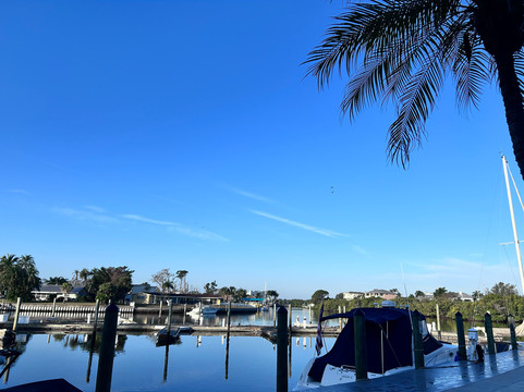 萨拉索塔海滨温德姆华美达酒店主图