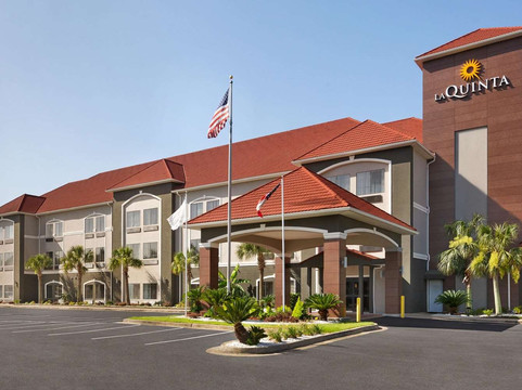 都柏林拉昆塔温德姆套房酒店主图