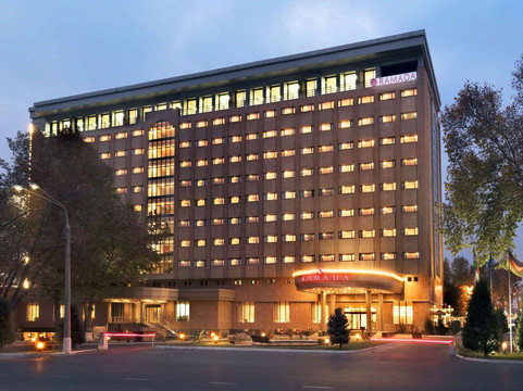 塔什干温德姆华美达酒店主图