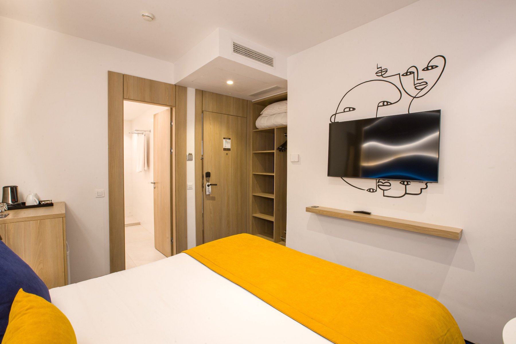 卡尔顿酒店-客卧