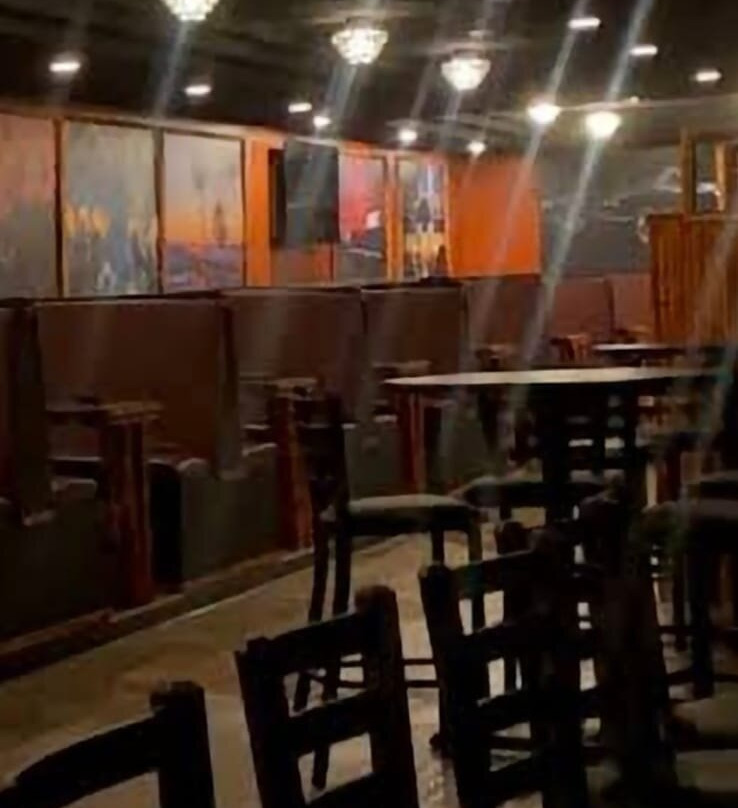 Golden Lux Bar And Restaurant