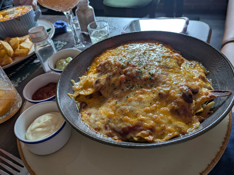 Sharky's Bar & Eatery主图