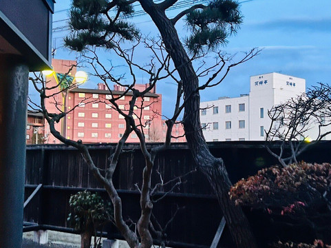 汤之川温泉笑函馆屋旅馆主图