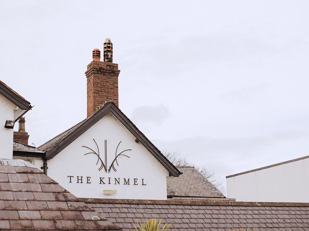 柯玛尔和金斯帕酒店主图