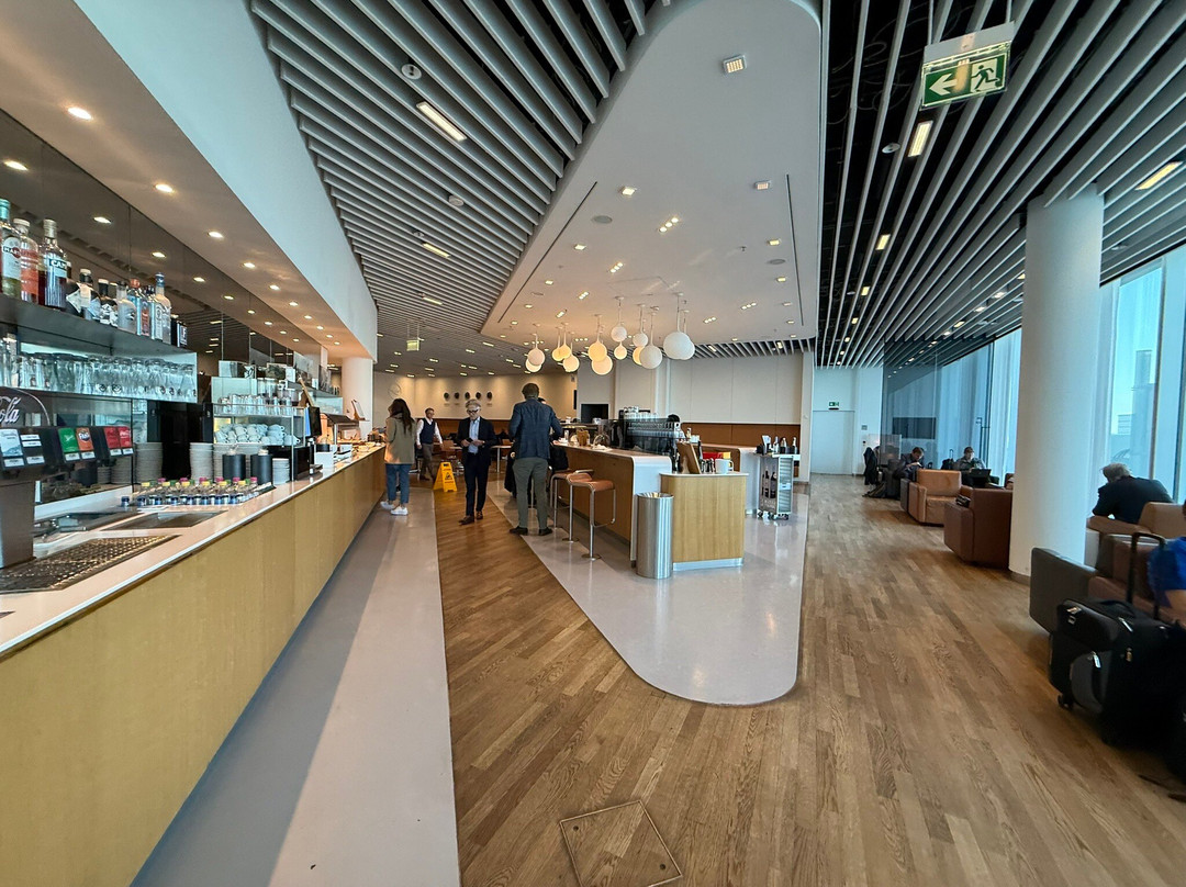 Lufthansa Senator Lounge (Schengen) MUC  Terminal 2 Satellite