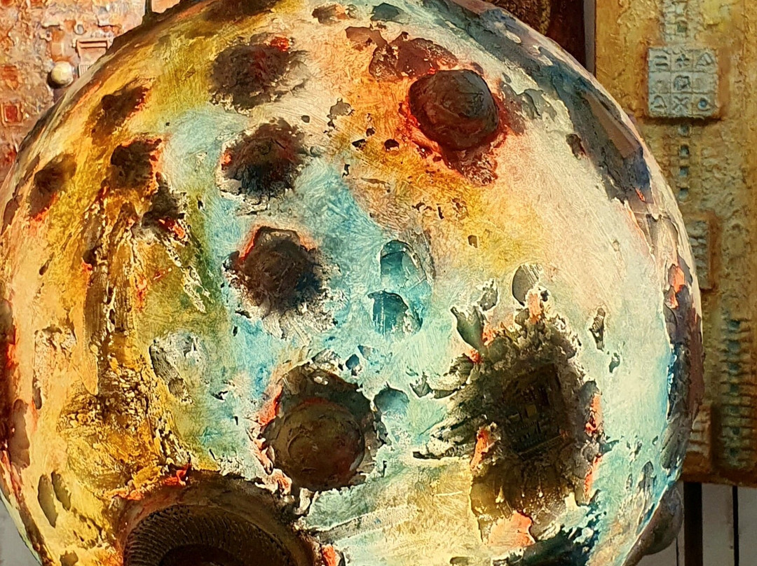 Art Gallery Contemporary Tapiézo-Roussillon必去景点