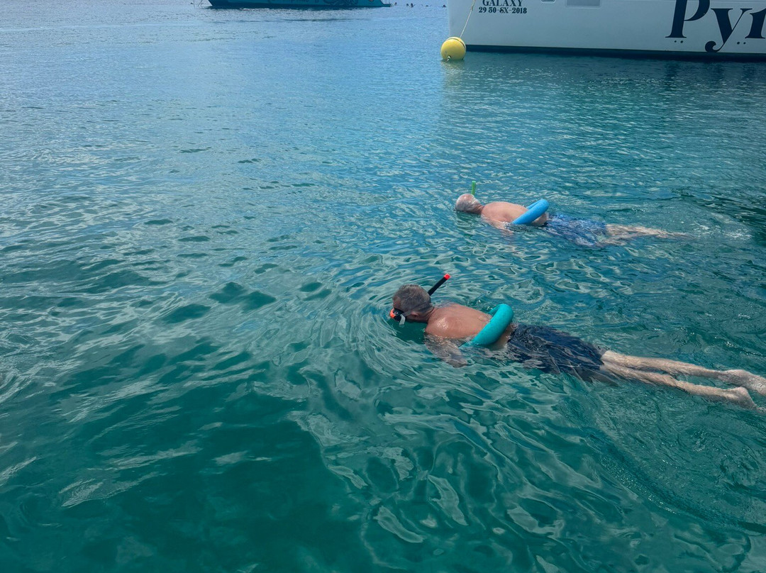 Captain Alan's Boat Charters-Oyster Pond必去景点