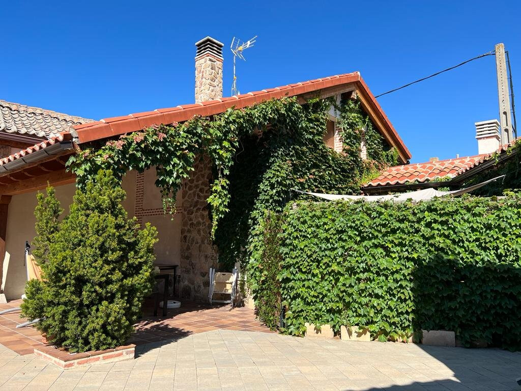 Casa Rural "Hazanas" Adanero主图