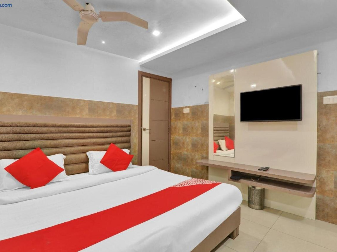 OYO 82408 Sada Shiv Guest House