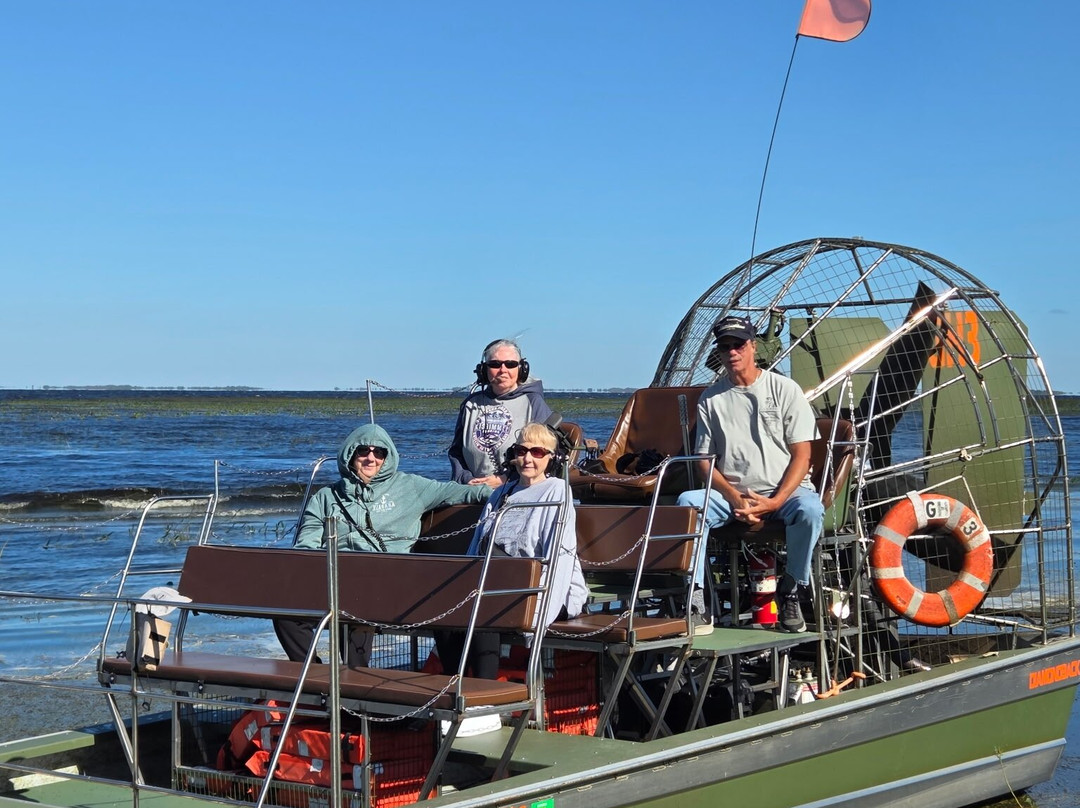 Grape Hammock Airboat & Alligator Tours-莱克威尔士必去景点