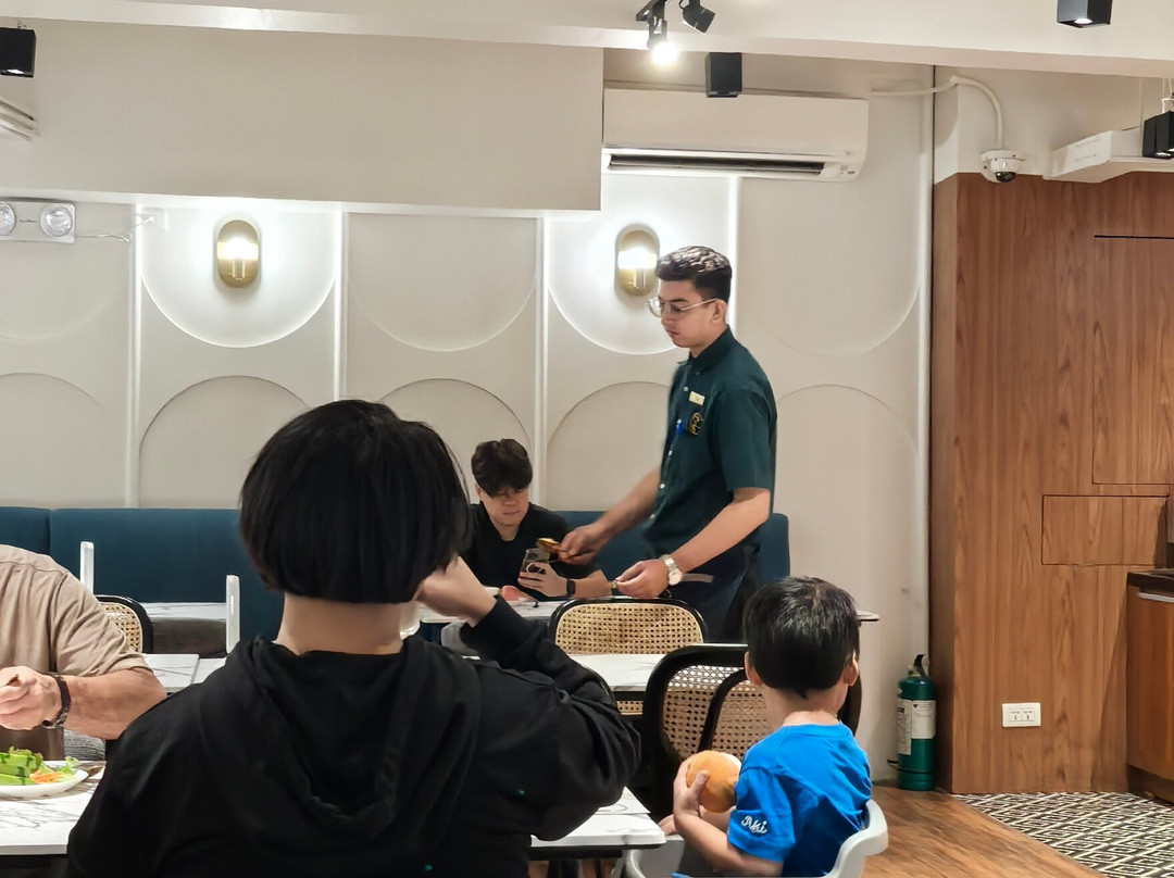 盛捷中央萨尔塞多马卡蒂酒店主图