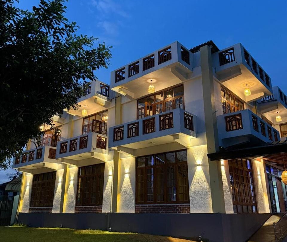 Avastar Hotel & Restaurant