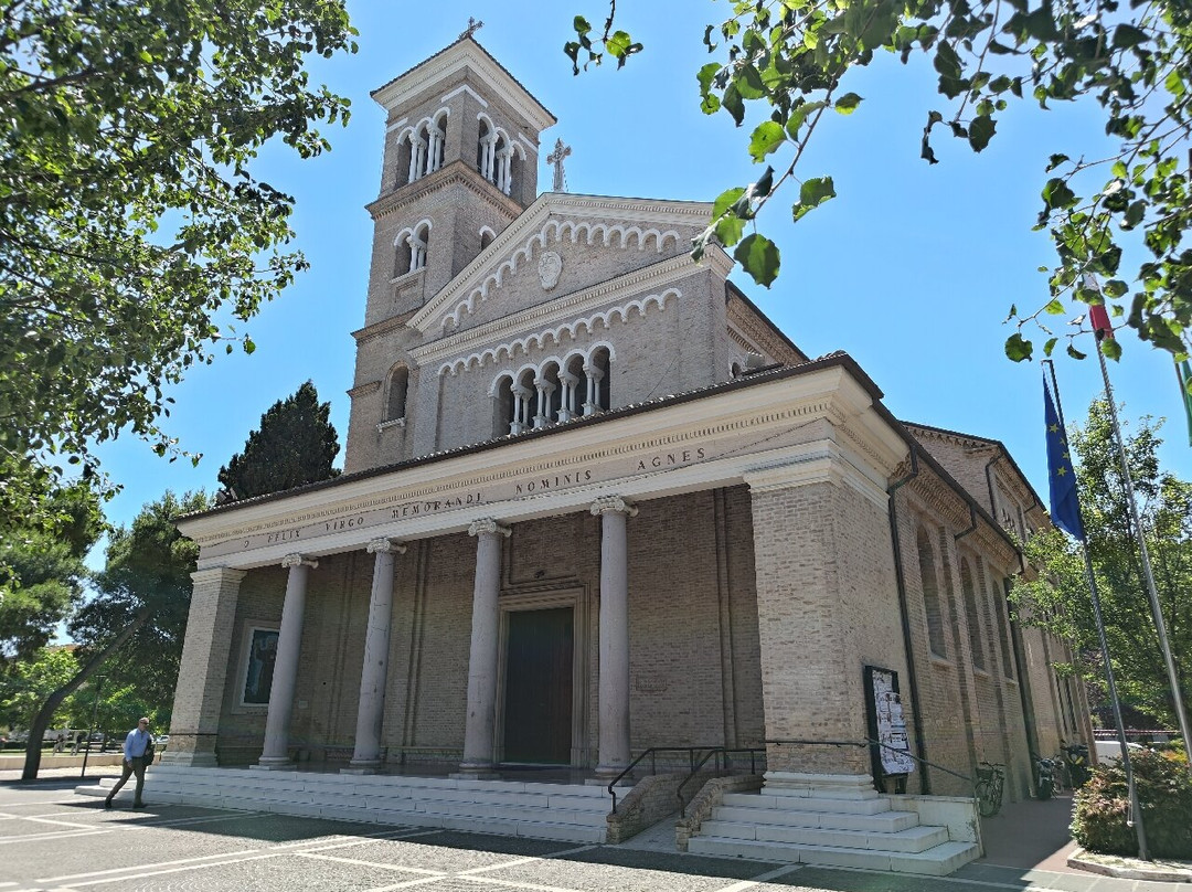 Chiesa di Sant'Agnese-Pineto必去景点