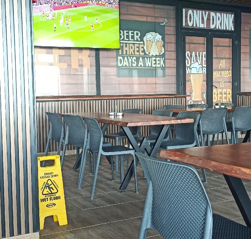 萨拉米斯湾康提酒店主图