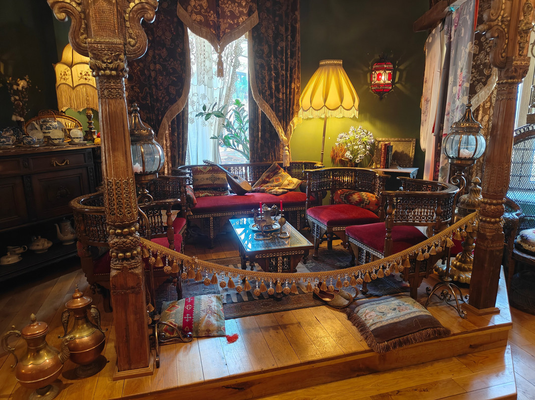 Muzeul Micul Paris (The Little Paris Museum)