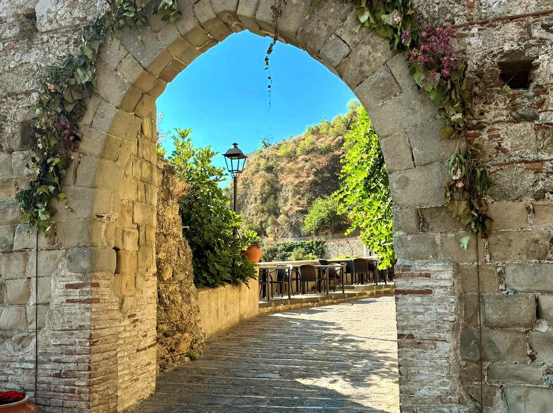Bar Vitelli-Savoca必去景点