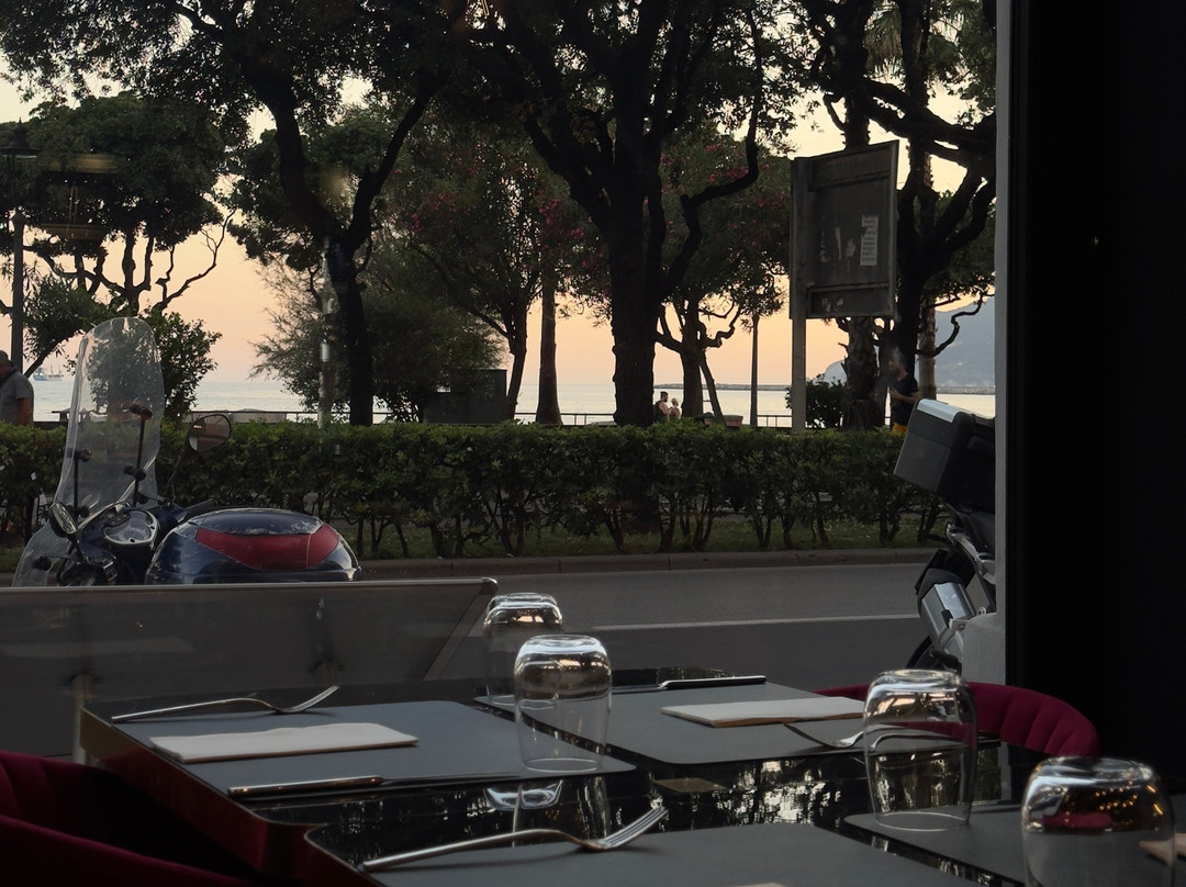 Nanou Restaurant