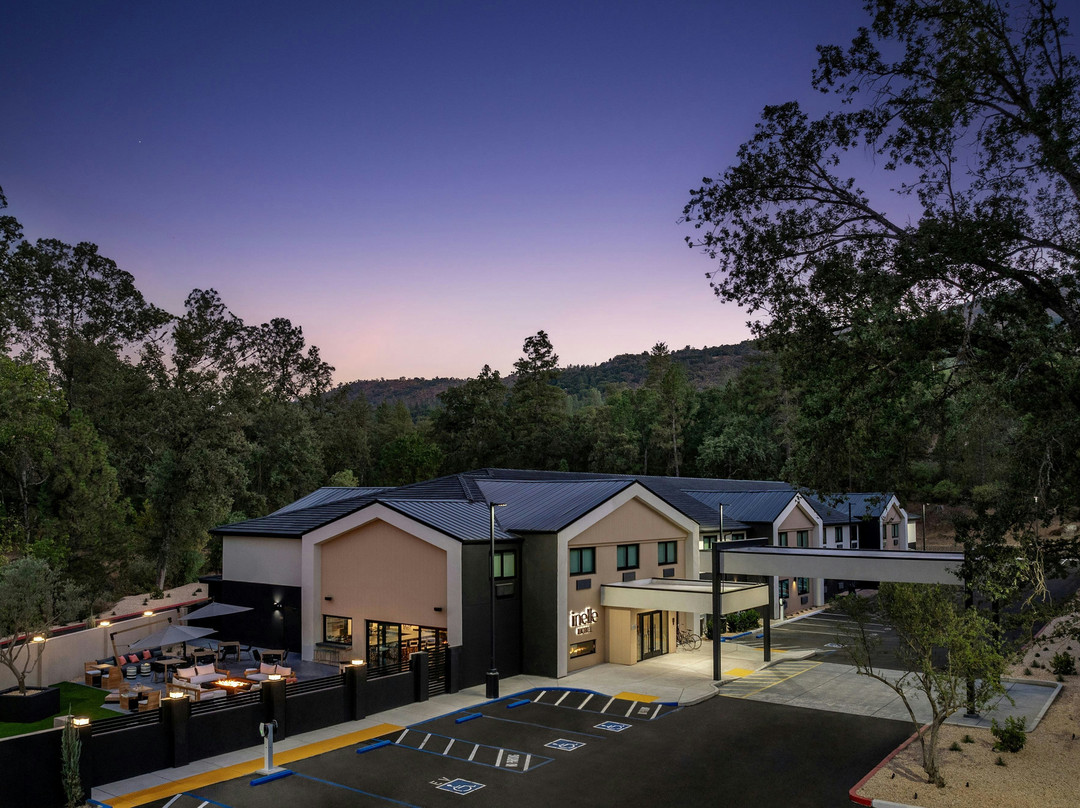 The Inelle, Oakhurst Yosemite, a Tribute Portfolio Hotel