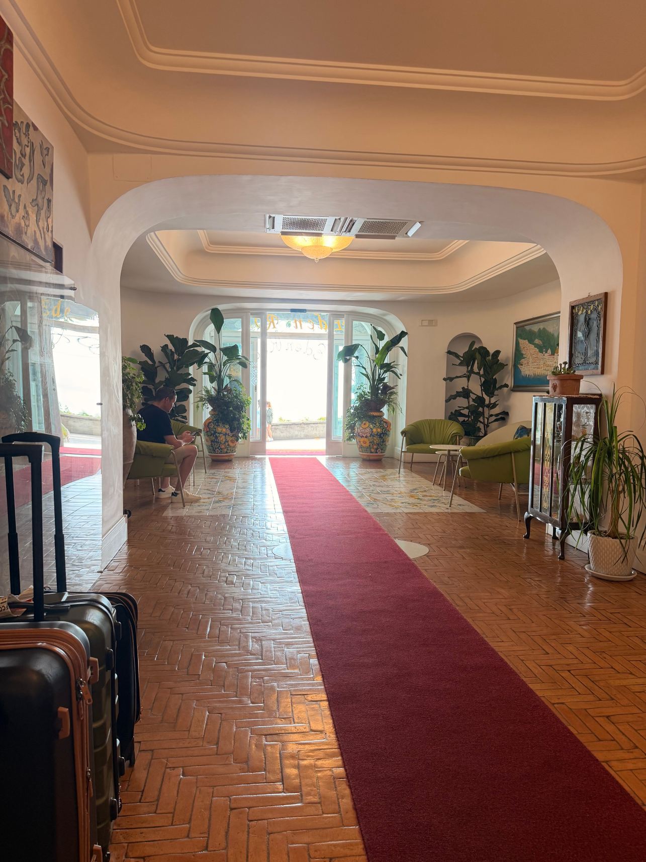伊登洛克套房酒店-旅行者