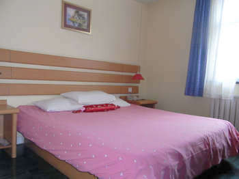 华驿精选酒店（乌鲁木齐华凌步行街店）主图