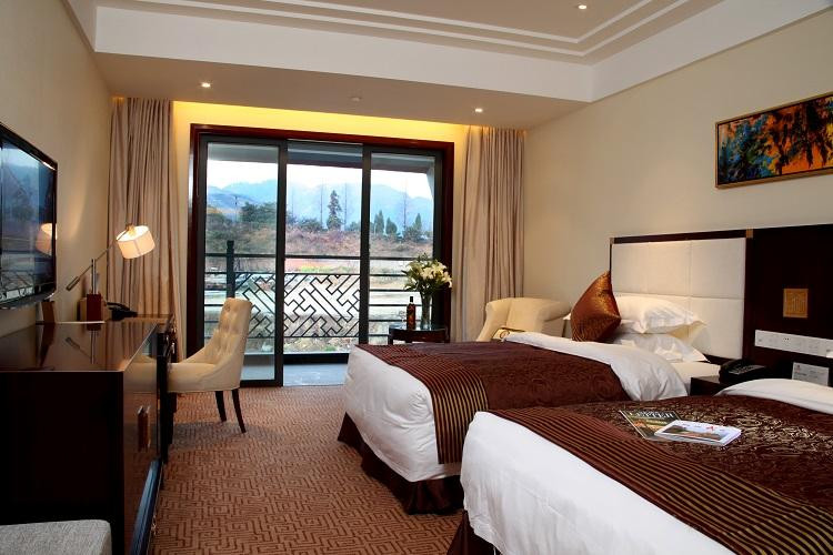 武当山建国饭店主图