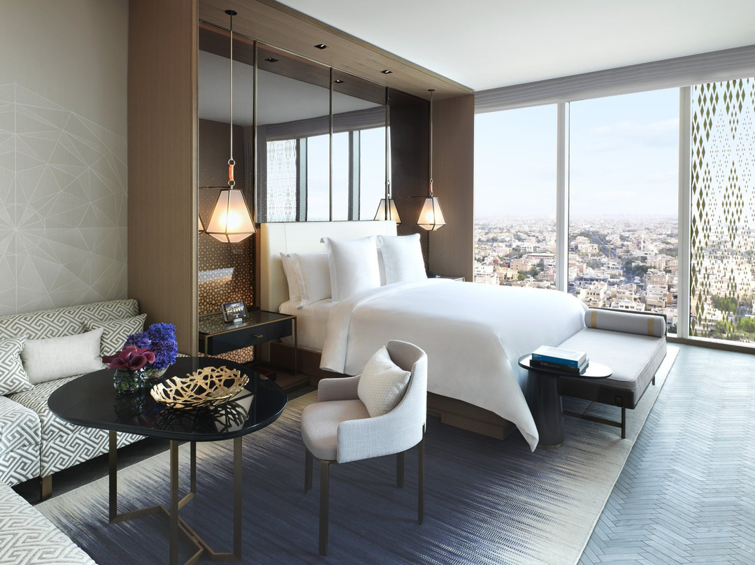 Four Seasons Hotel Kuwait at Burj Alshaya主图