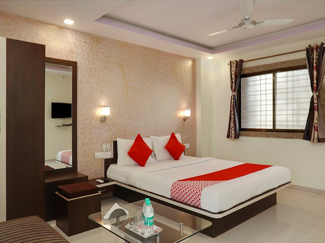 OYO 13902 Orient Bay Inn