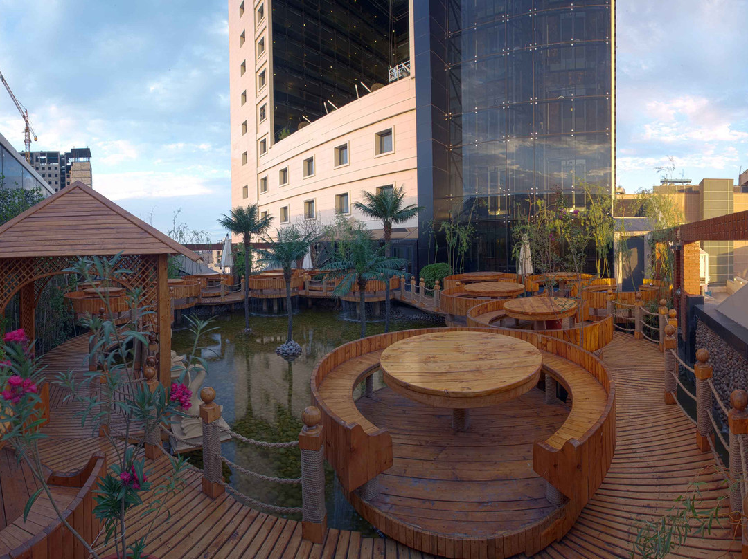 Darvishi Royal Hotel