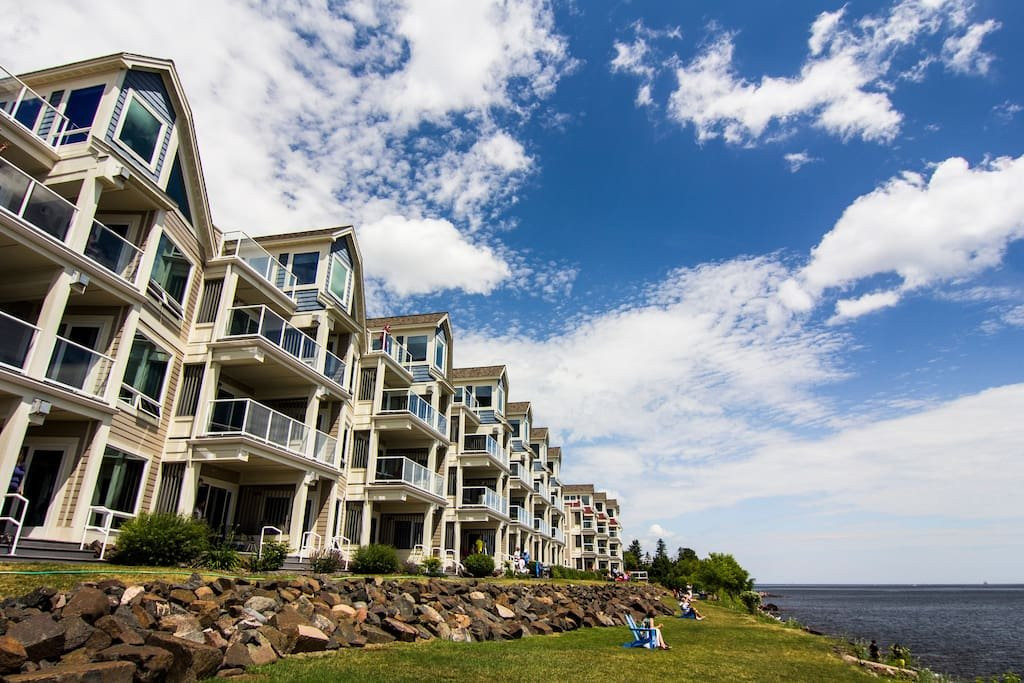 Beacon Pointe on Lake Superior主图