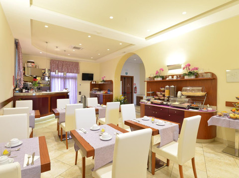 Rosignano Solvay酒店住宿-Hotel Rosignano