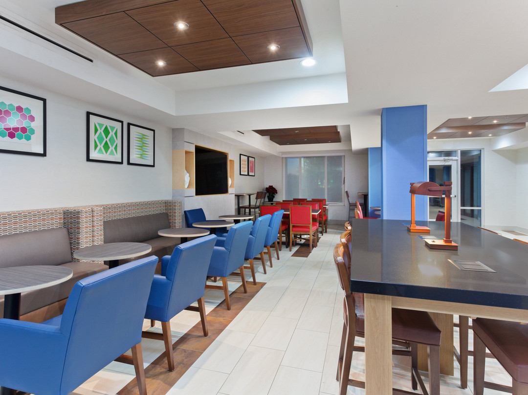 Walnut Grove酒店住宿-Holiday Inn Express & Suites Elk Grove West I-5 by IHG