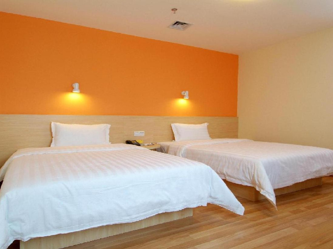 7天哈尔滨通达街西大桥地铁站店主图