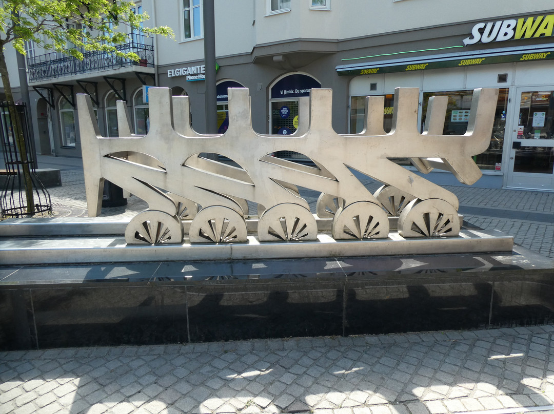 Statyn ''At Full Speed''