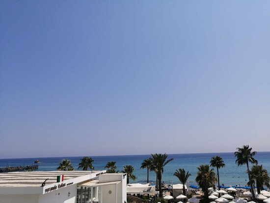 弗里萨基海滩酒店主图