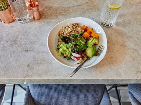 巴黎共和IHG皇冠假日酒店主图