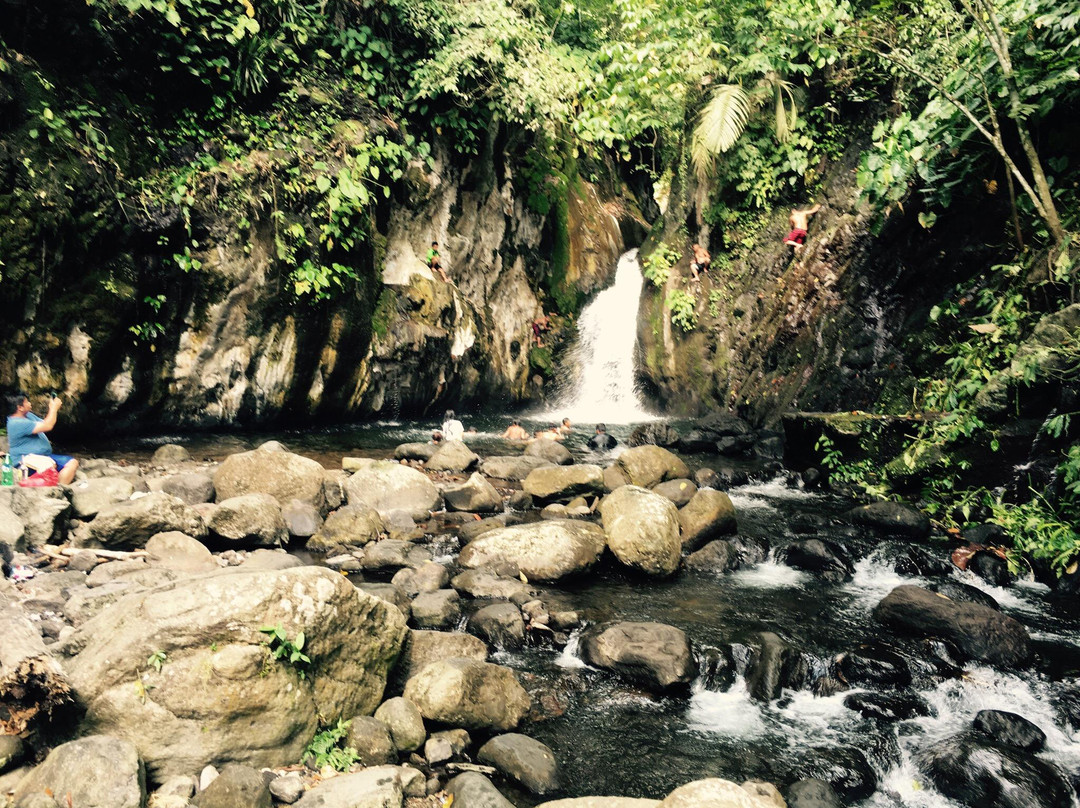Batasan Falls景点图片