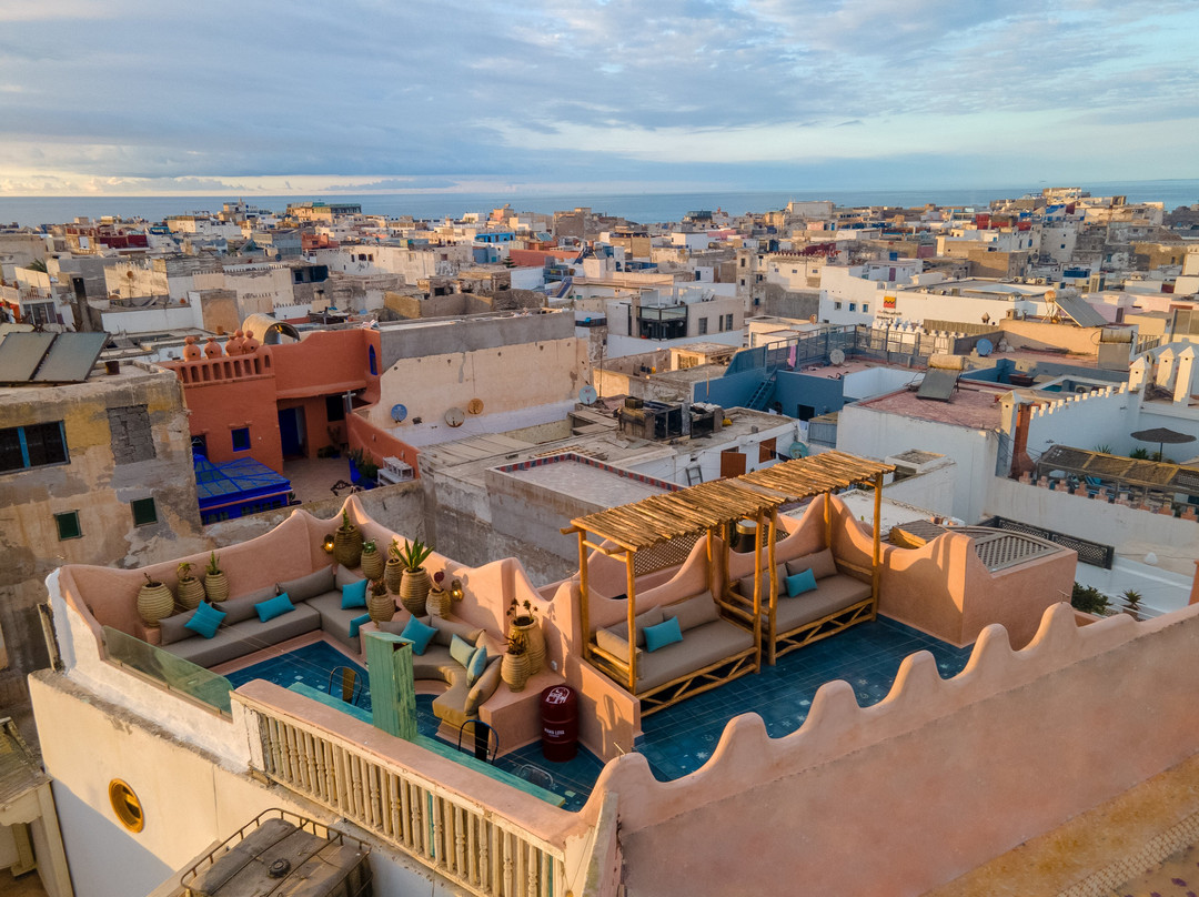 Le Mama Lova Restaurant & Roof Top