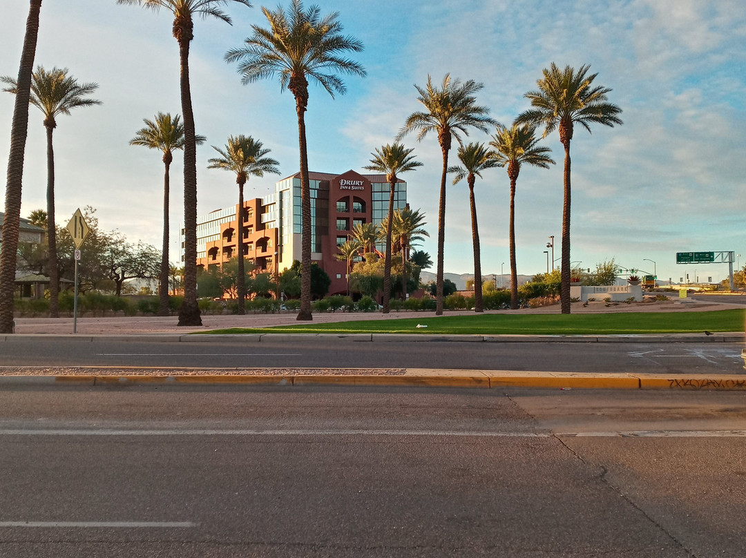 凤凰城机场德鲁酒店主图