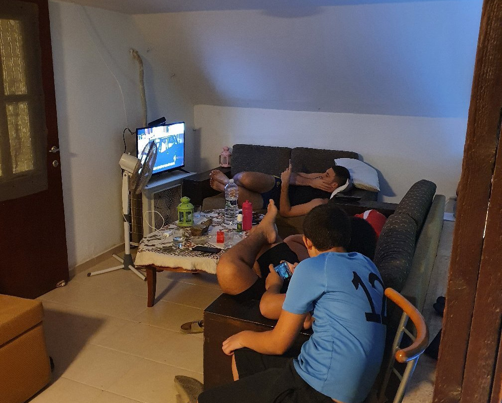 The Lowest Place On Earth主图