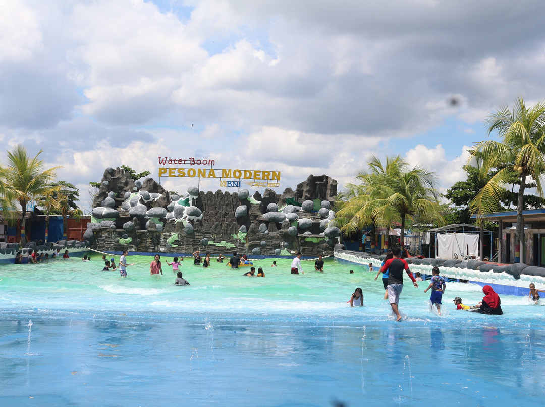 Waterboom Pesona Modern景点图片