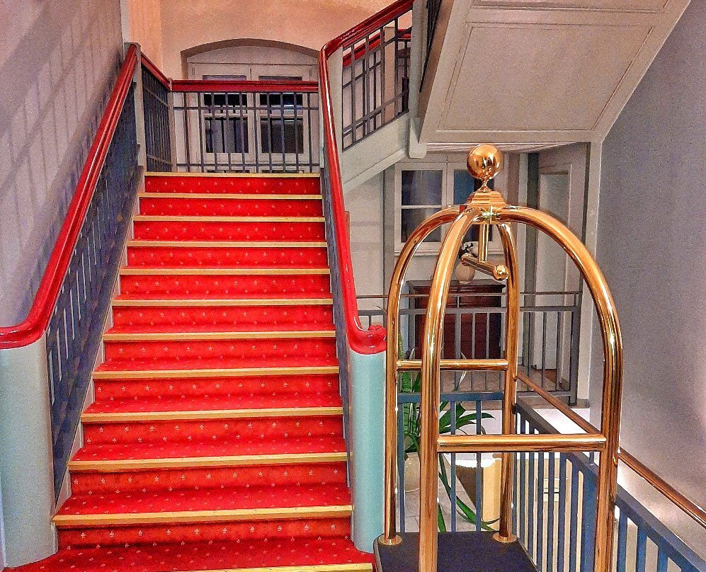 半巴切尔王子宫殿酒店主图