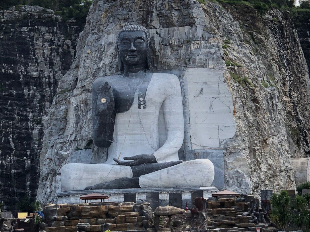 Bhutsaya Khiri Suvarnabhumi Big Buddha-乌通必去景点