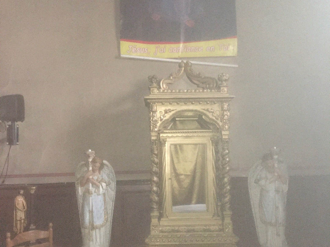 Eglise Saint Pierre d'Ambares景点图片