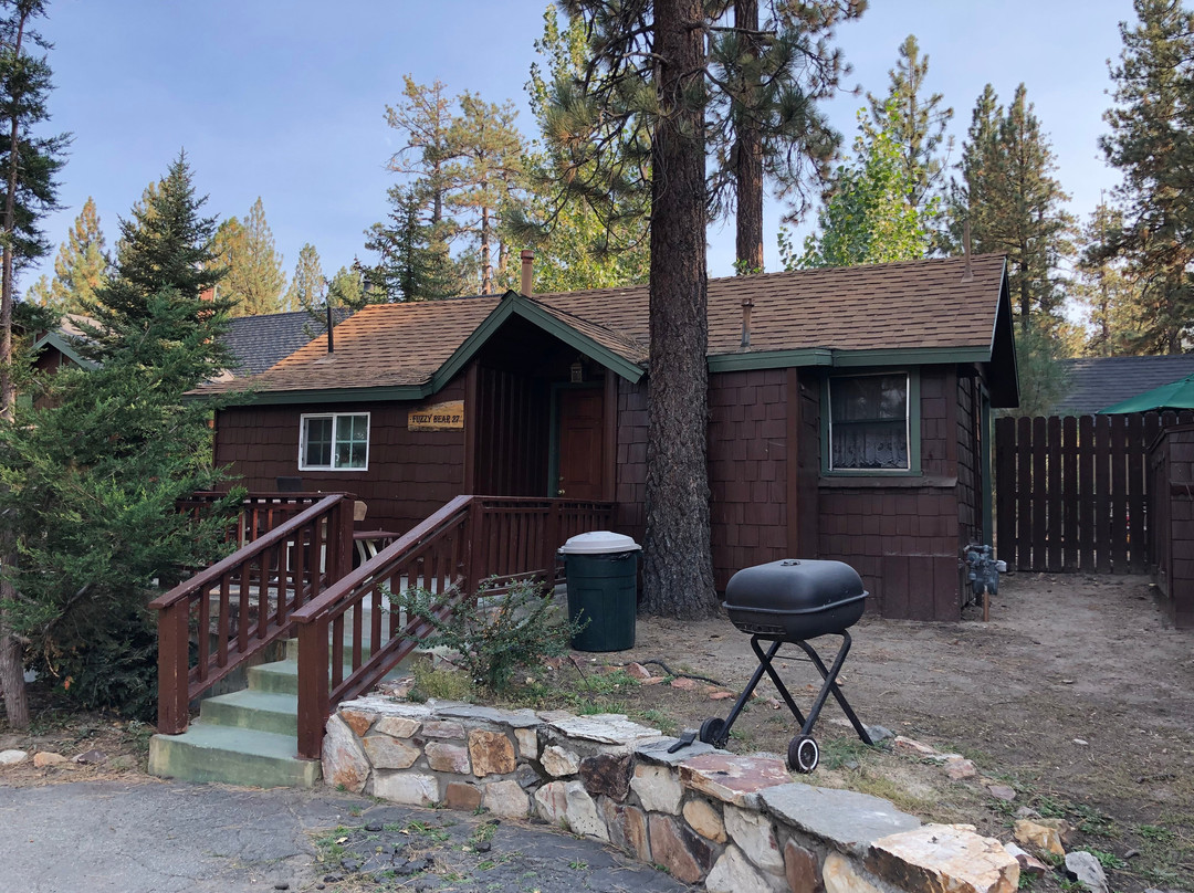 Golden Bear Cottages主图